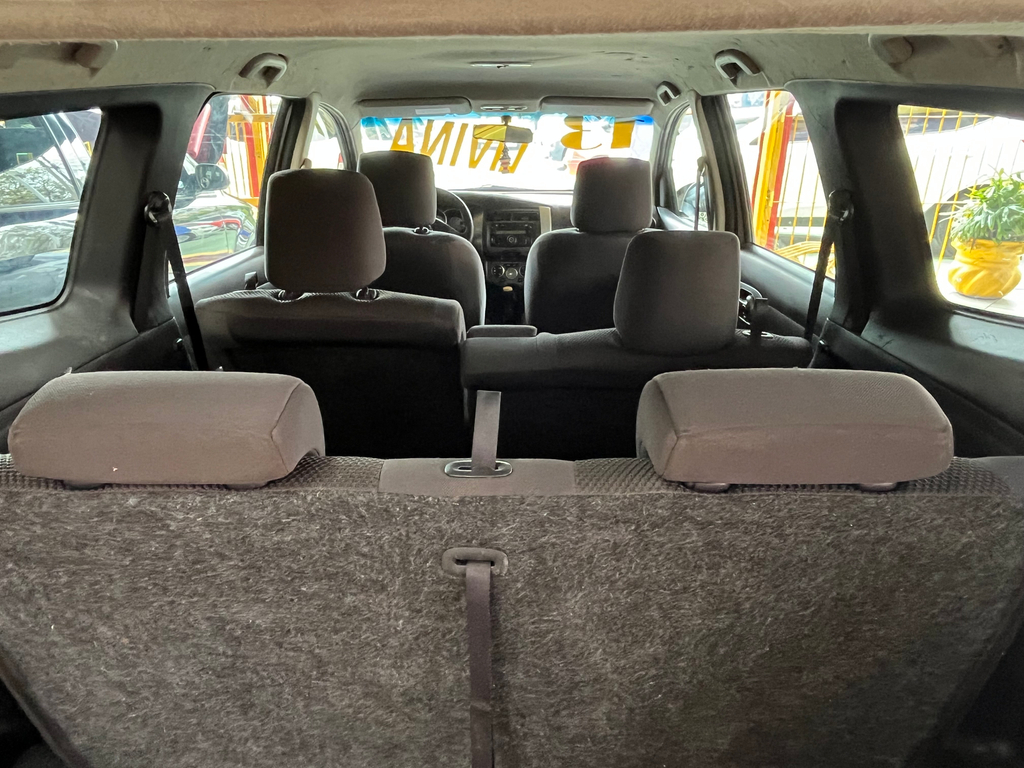Nissan Livina Prata