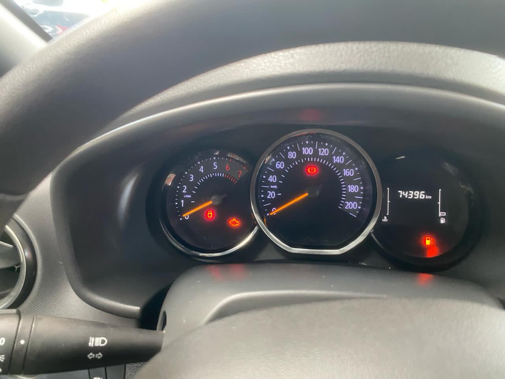 Renault Sandero Cinza