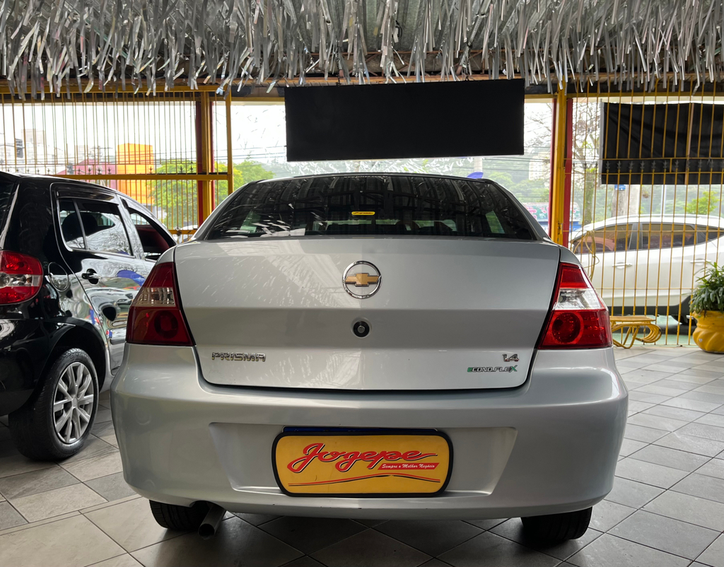 Chevrolet Prisma Prata