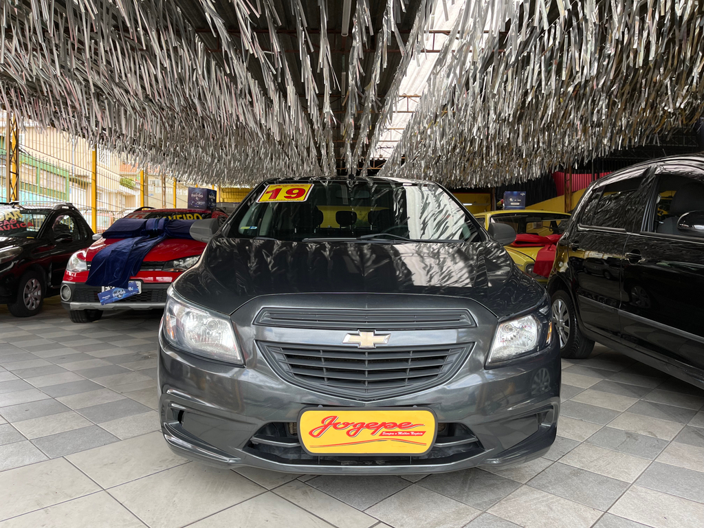 Chevrolet Onix Cinza