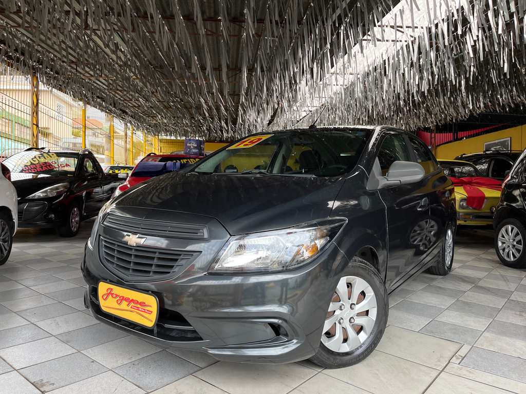 Chevrolet Onix Cinza
