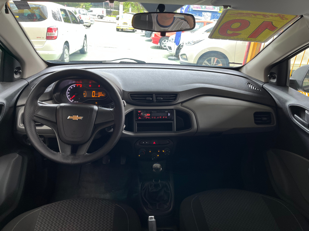 Chevrolet Onix Cinza