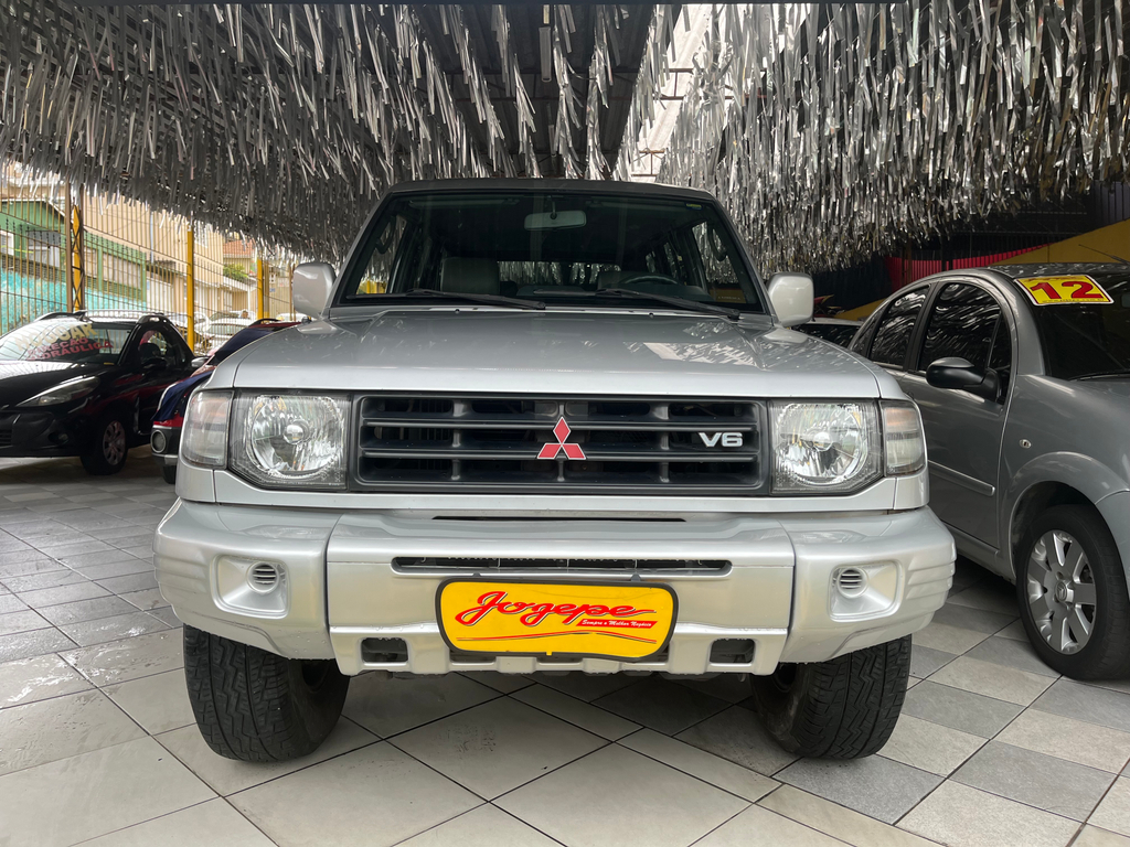 Mitsubishi Pajero Prata