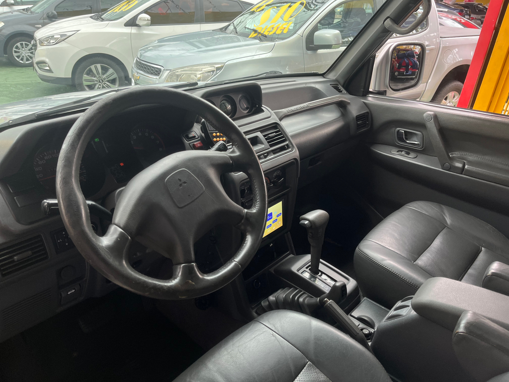Mitsubishi Pajero Prata