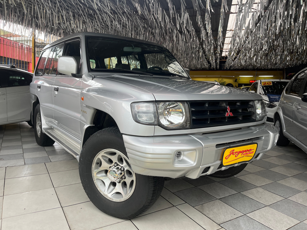 Mitsubishi Pajero Prata