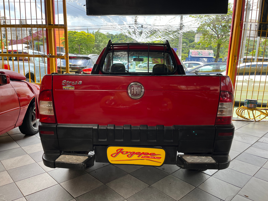 Fiat Strada Vermelho