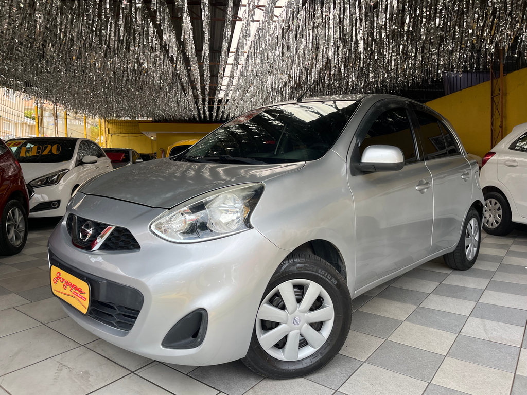 Nissan March Prata