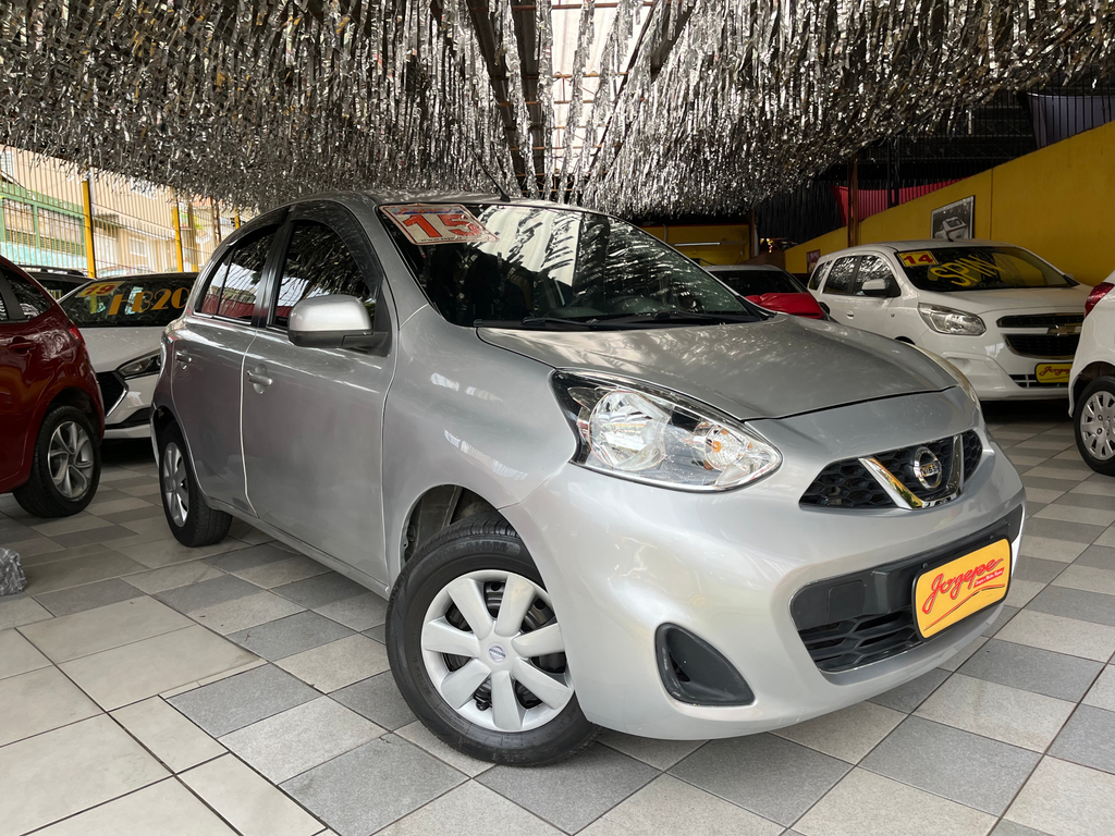 Nissan March Prata