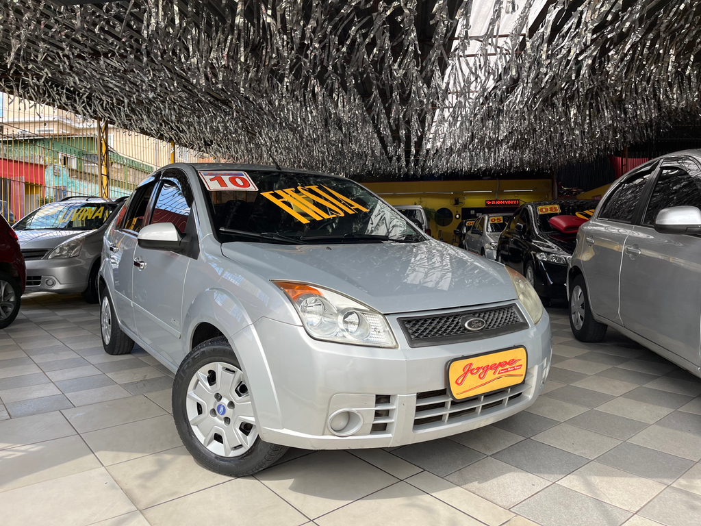 Ford Fiesta Prata