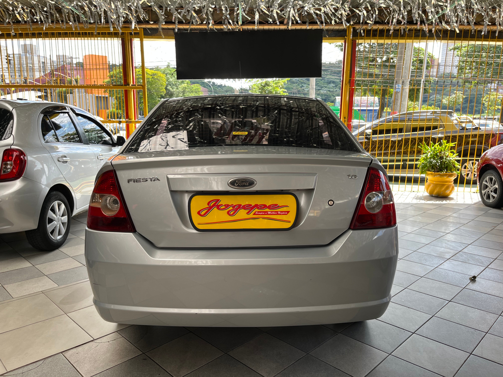 Ford Fiesta Prata