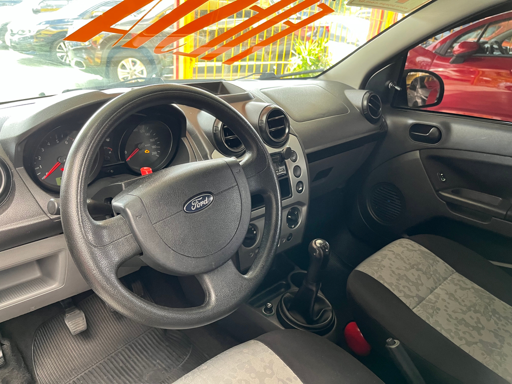 Ford Fiesta Prata