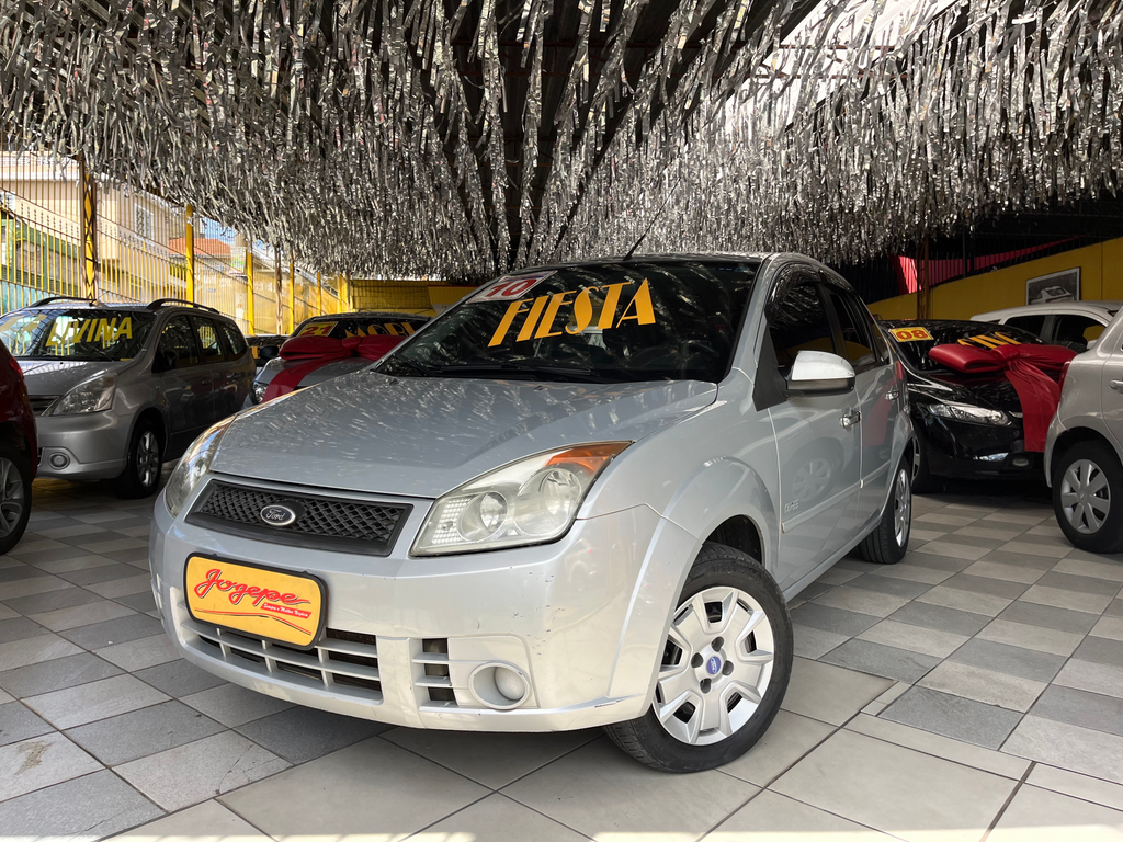 Ford Fiesta Prata