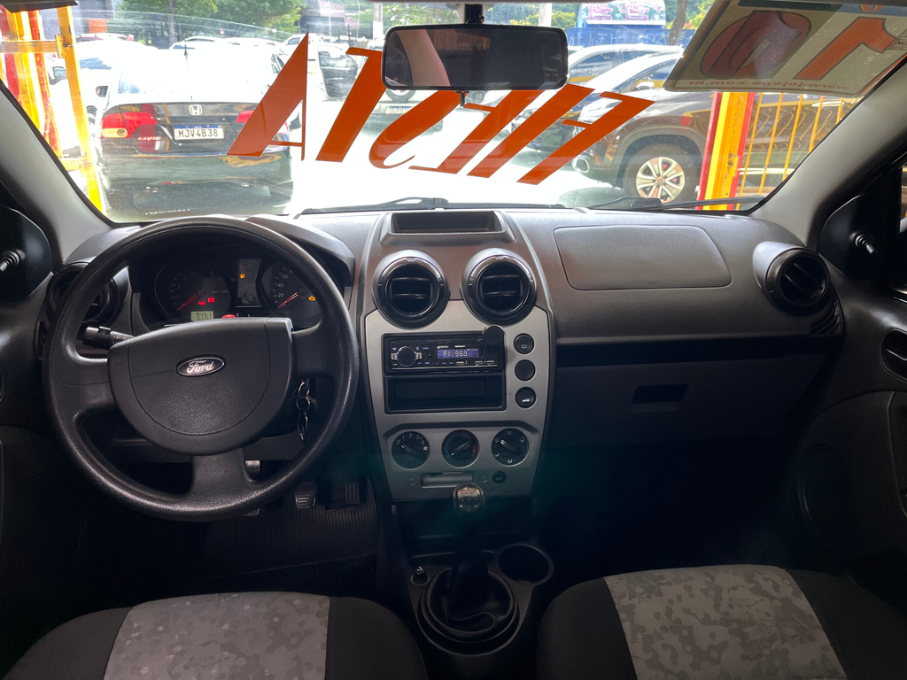 Ford Fiesta Prata