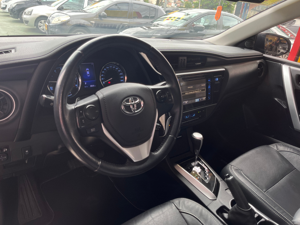 Toyota Corolla Preto