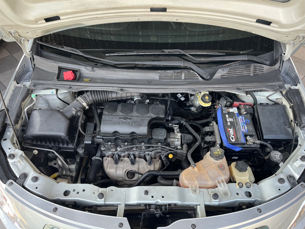 Chevrolet Cobalt Prata