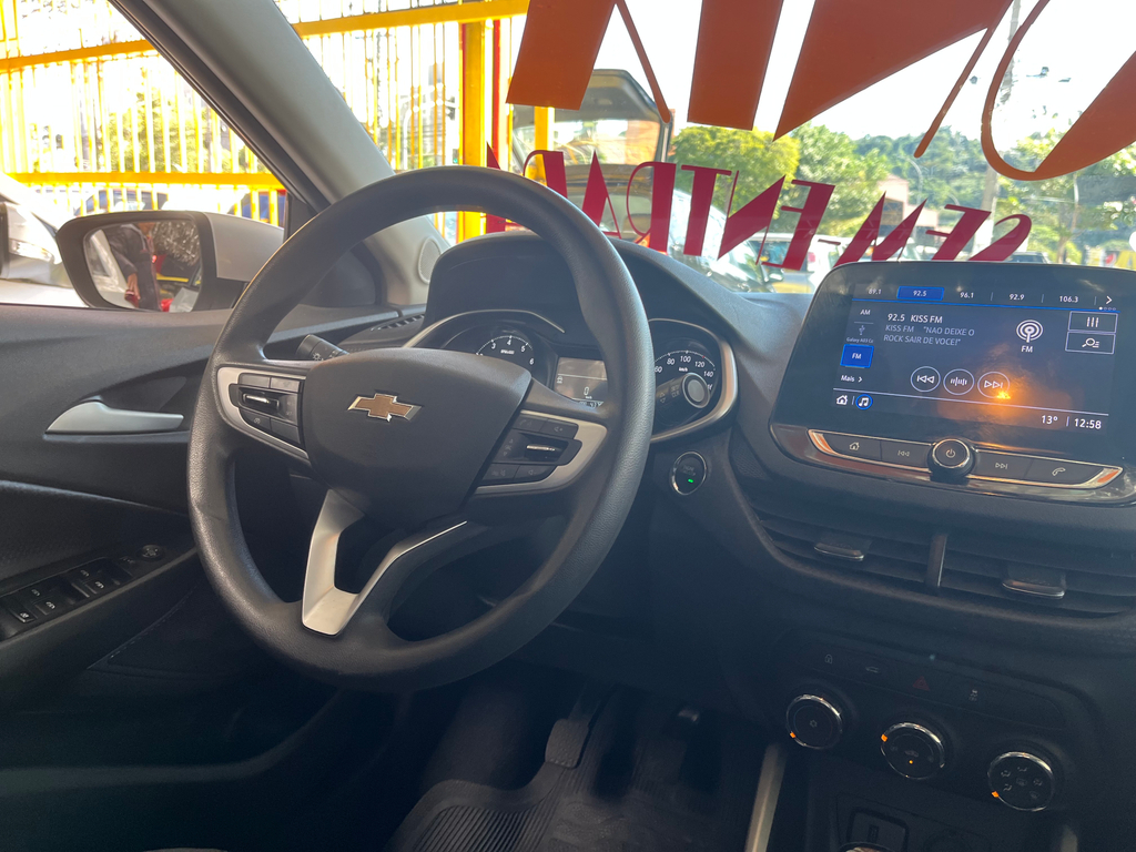 Chevrolet Onix Prata