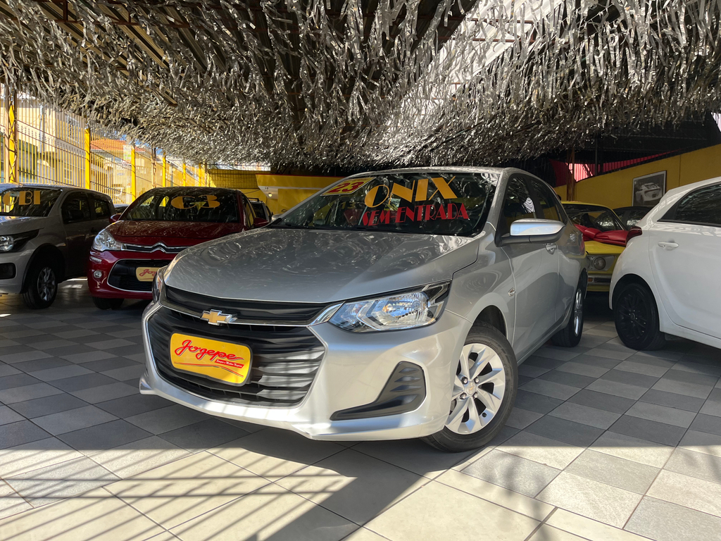 Chevrolet Onix Prata