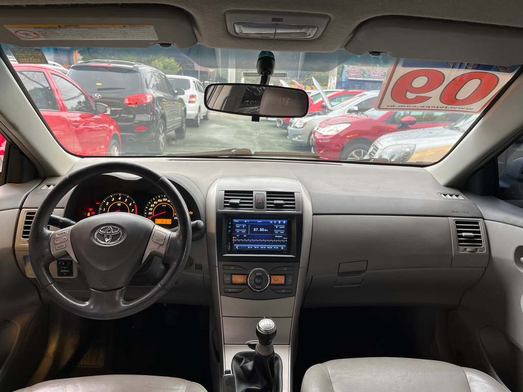 Toyota Corolla Bege