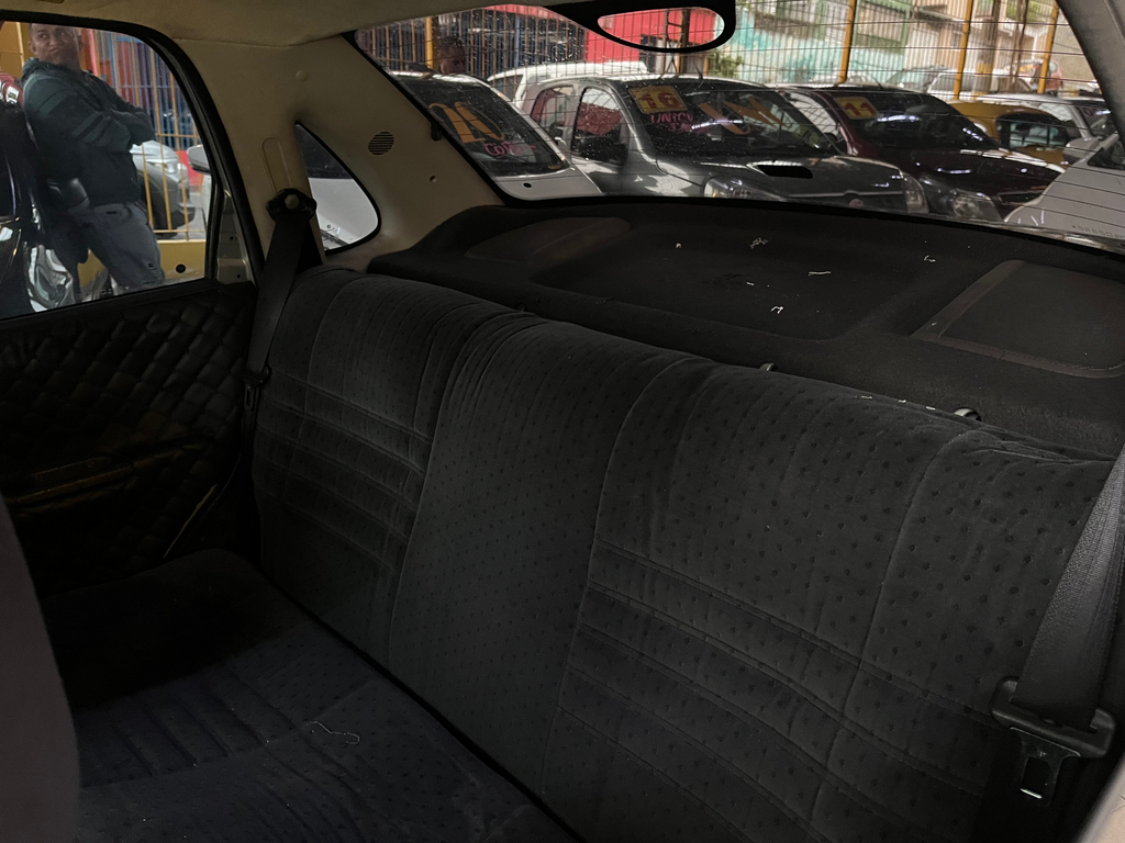 Chevrolet Corsa Sedan Prata