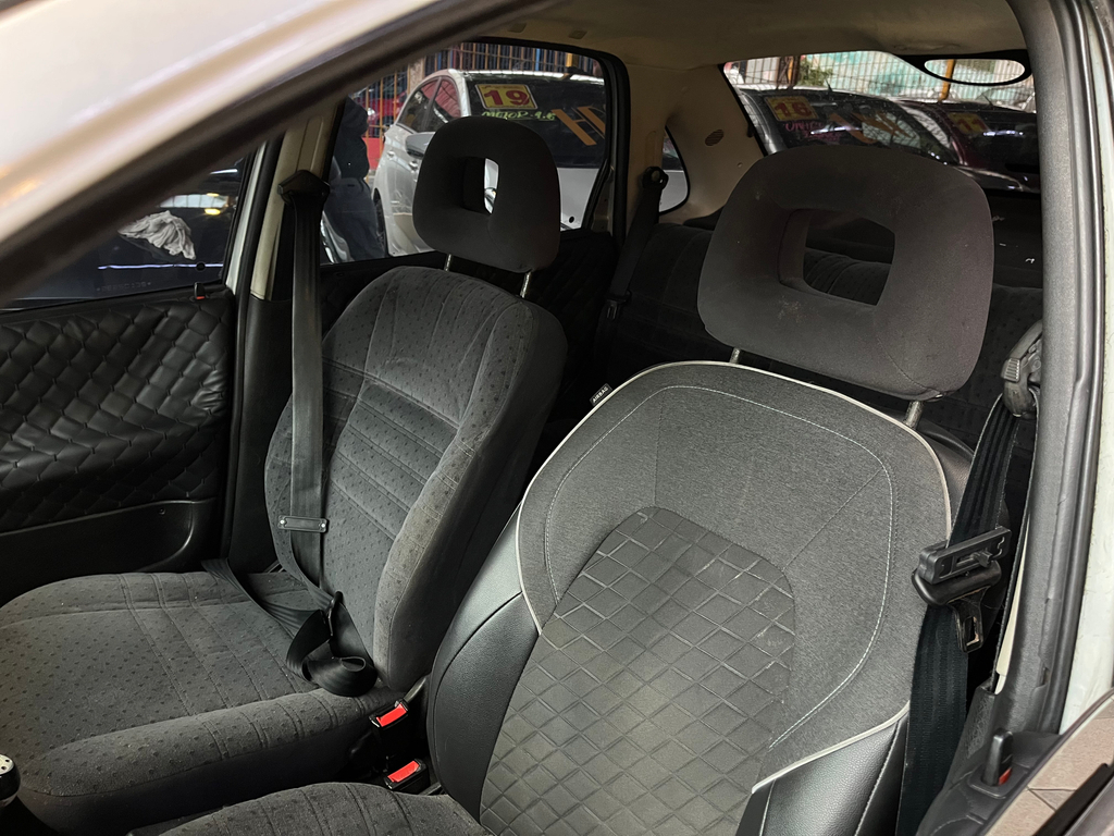 Chevrolet Corsa Sedan Prata