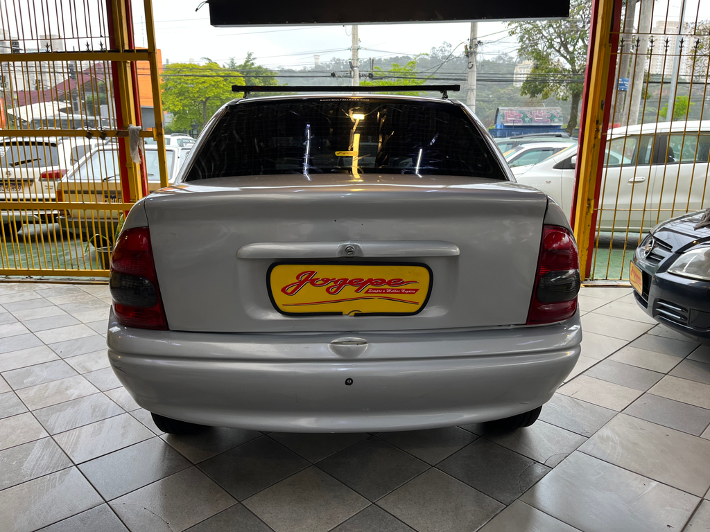 Chevrolet Corsa Sedan Prata