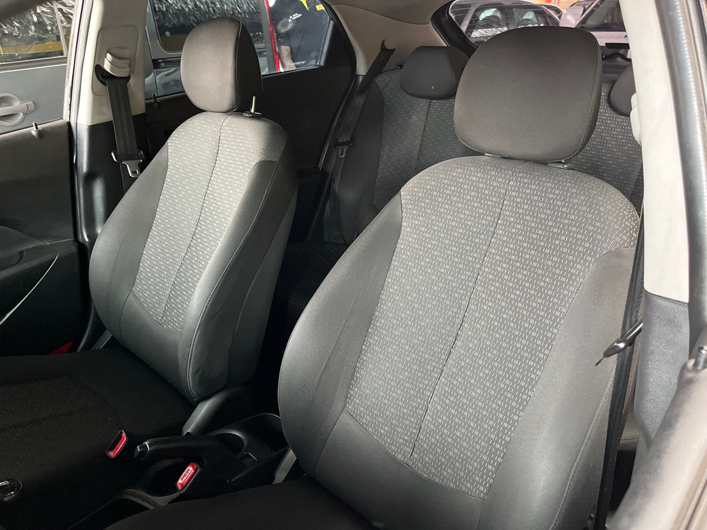 Hyundai HB20 Preto
