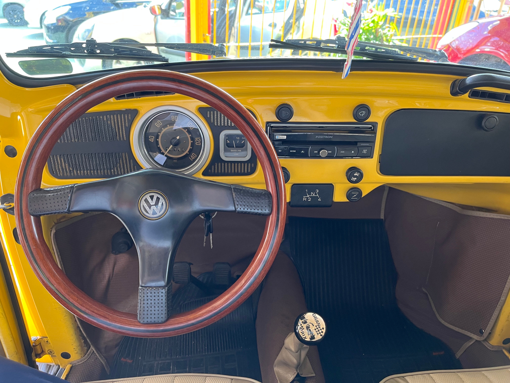 Volkswagen Fusca Amarelo