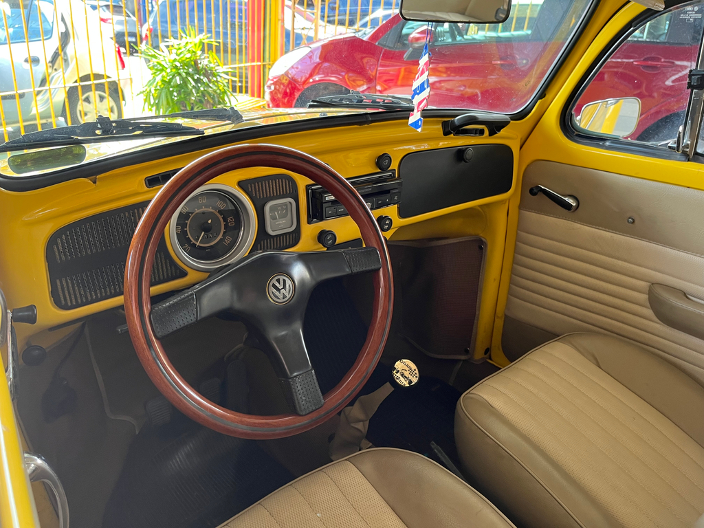 Volkswagen Fusca Amarelo