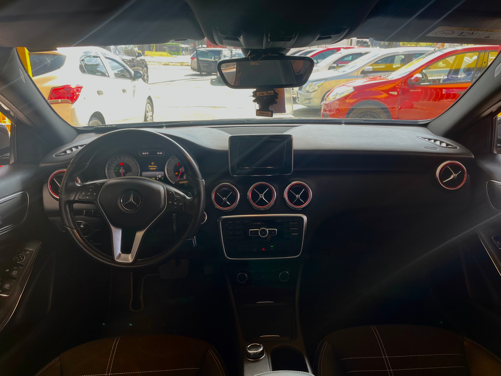 Mercedes Benz A 200 Preto