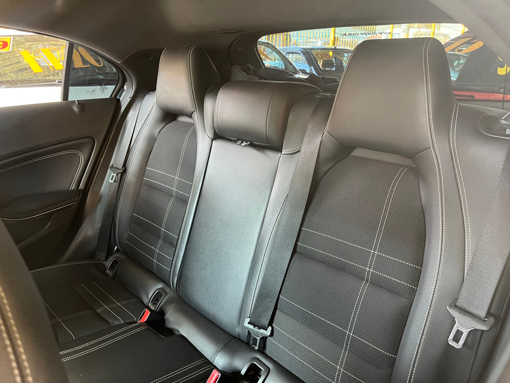 Mercedes Benz A 200 Preto