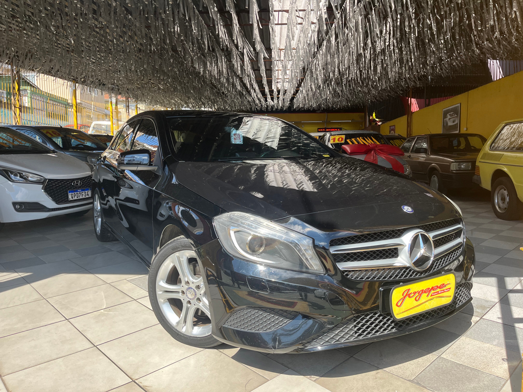 Mercedes Benz A 200 Preto