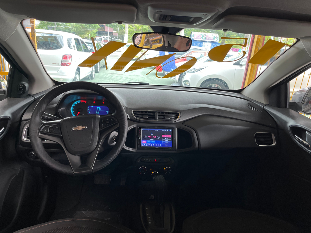 Chevrolet Onix Preto