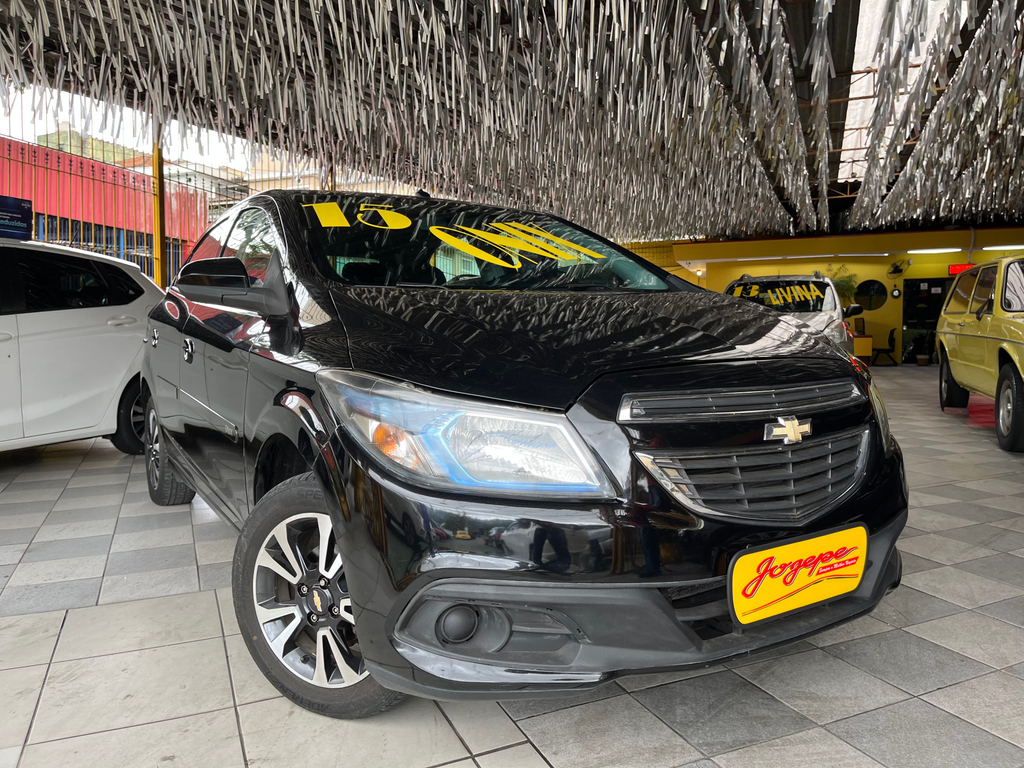 Chevrolet Onix Preto