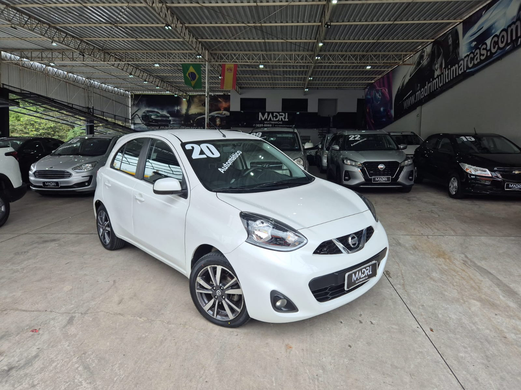 Nissan March Branco