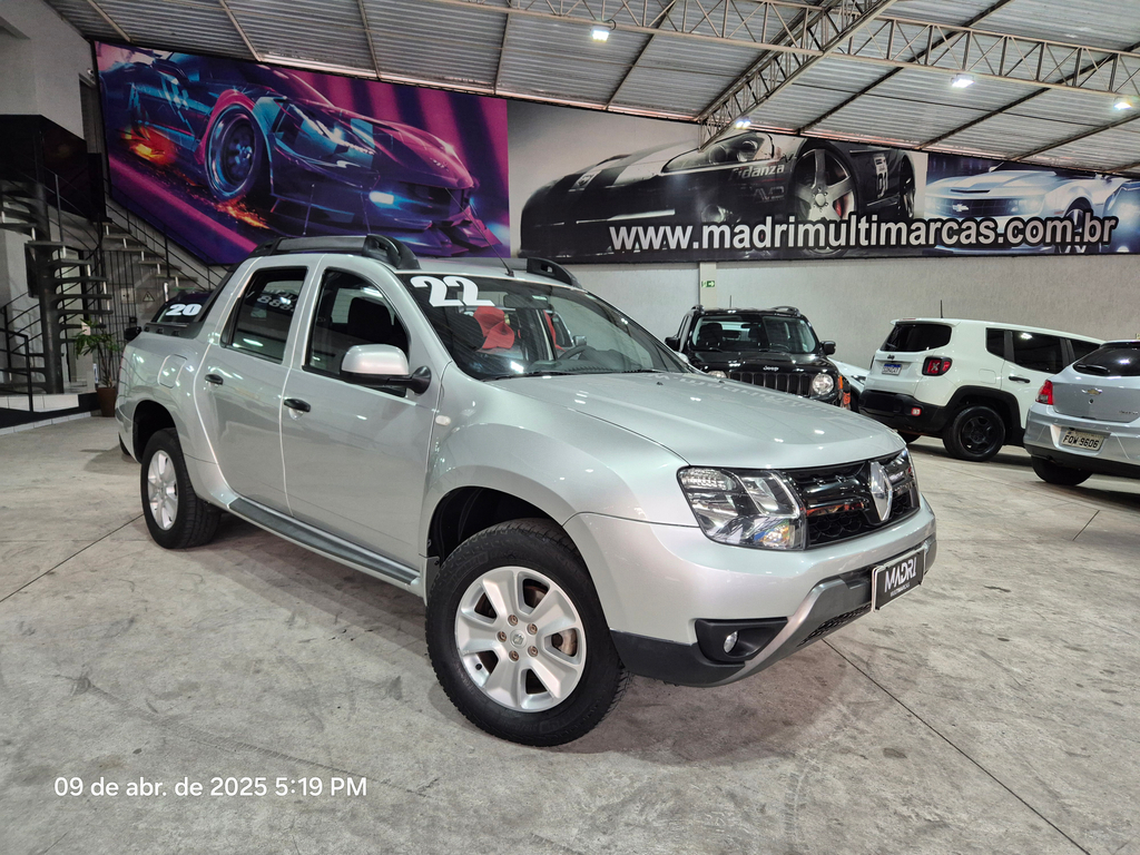 Renault Duster Oroch Prata