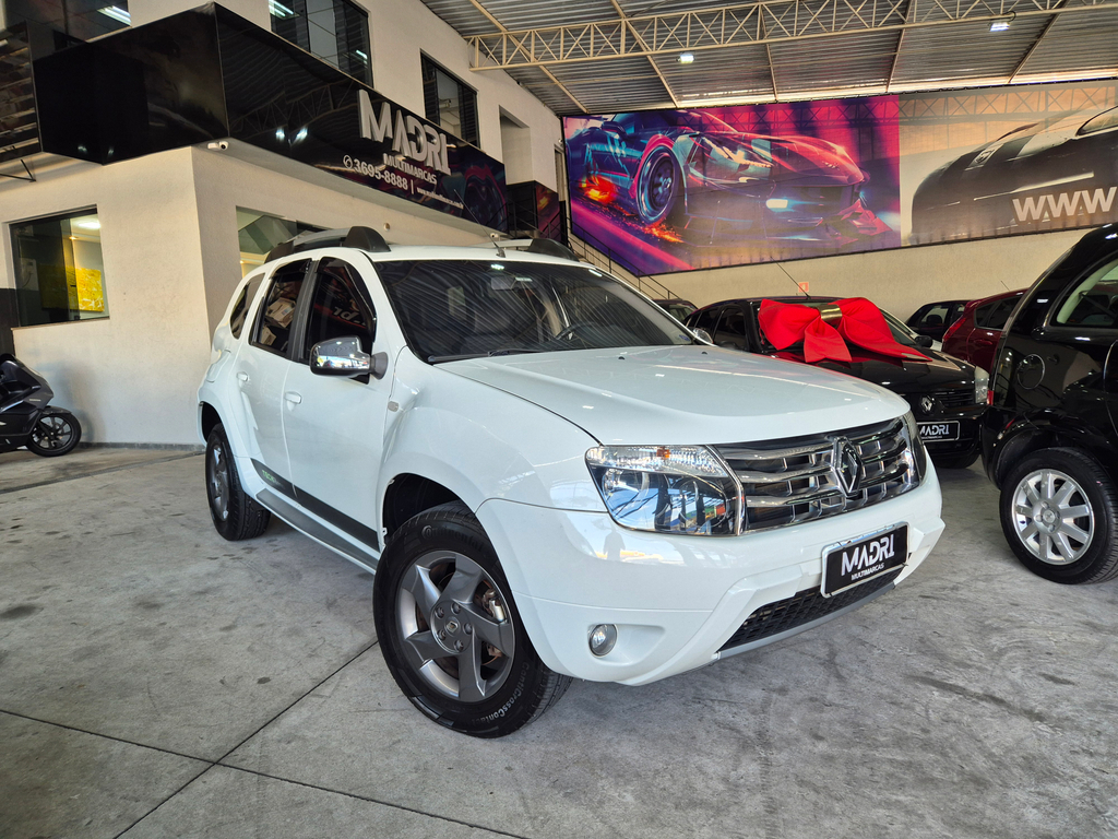 Renault Duster Preto