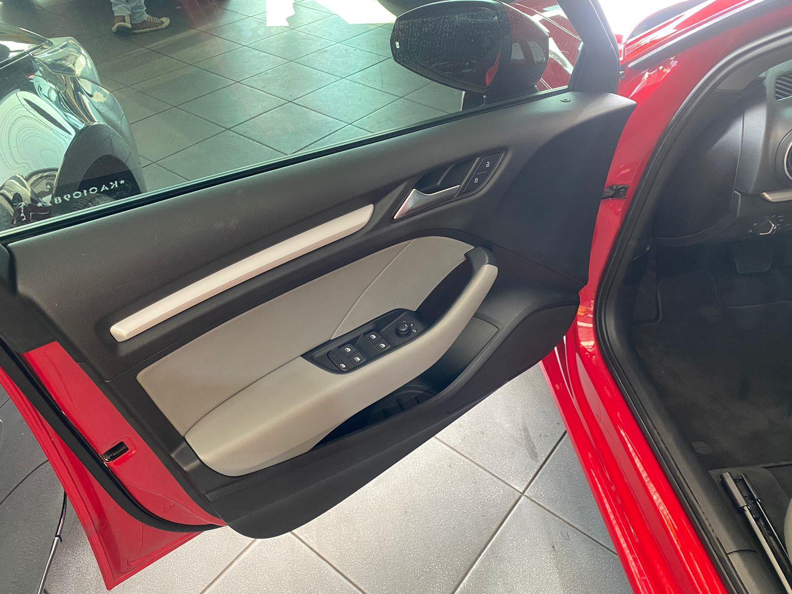 Audi A3 Vermelho