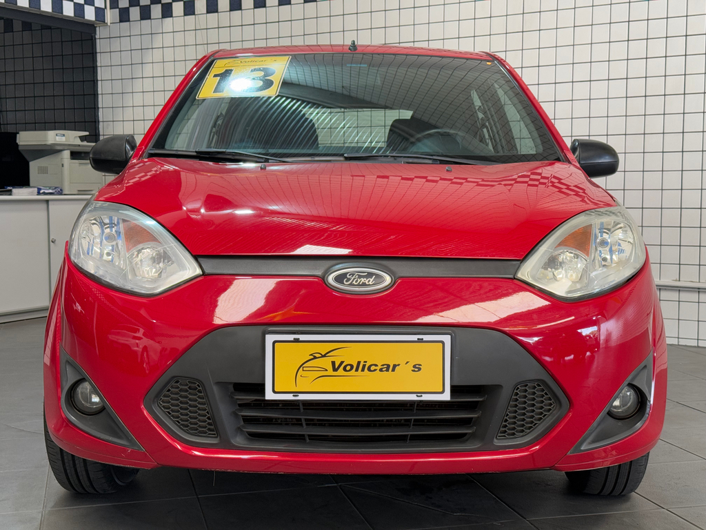 Ford Fiesta Hatch Vermelho