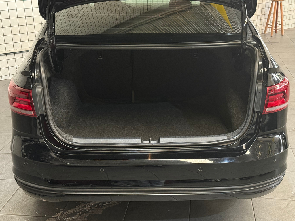 Volkswagen Virtus Preto