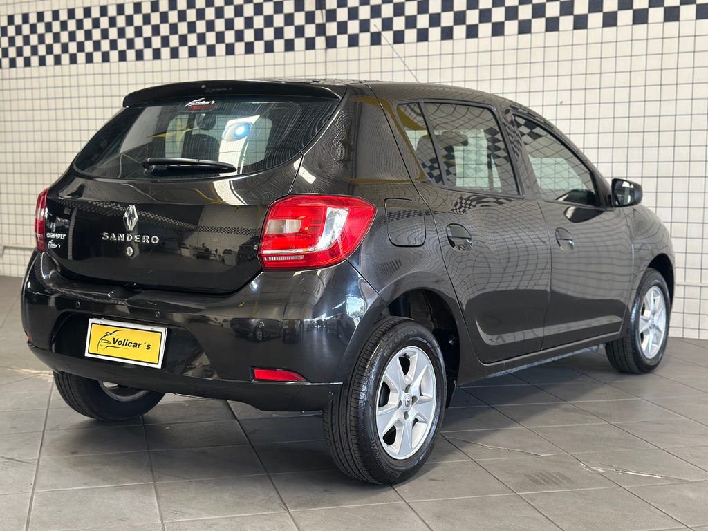 Renault Sandero Preto