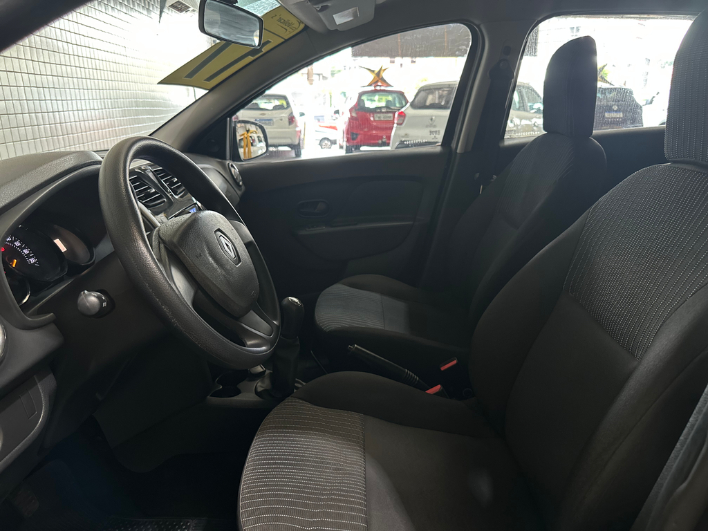 Renault Sandero Preto