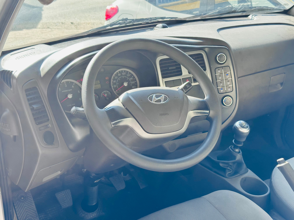 Hyundai HR Branco