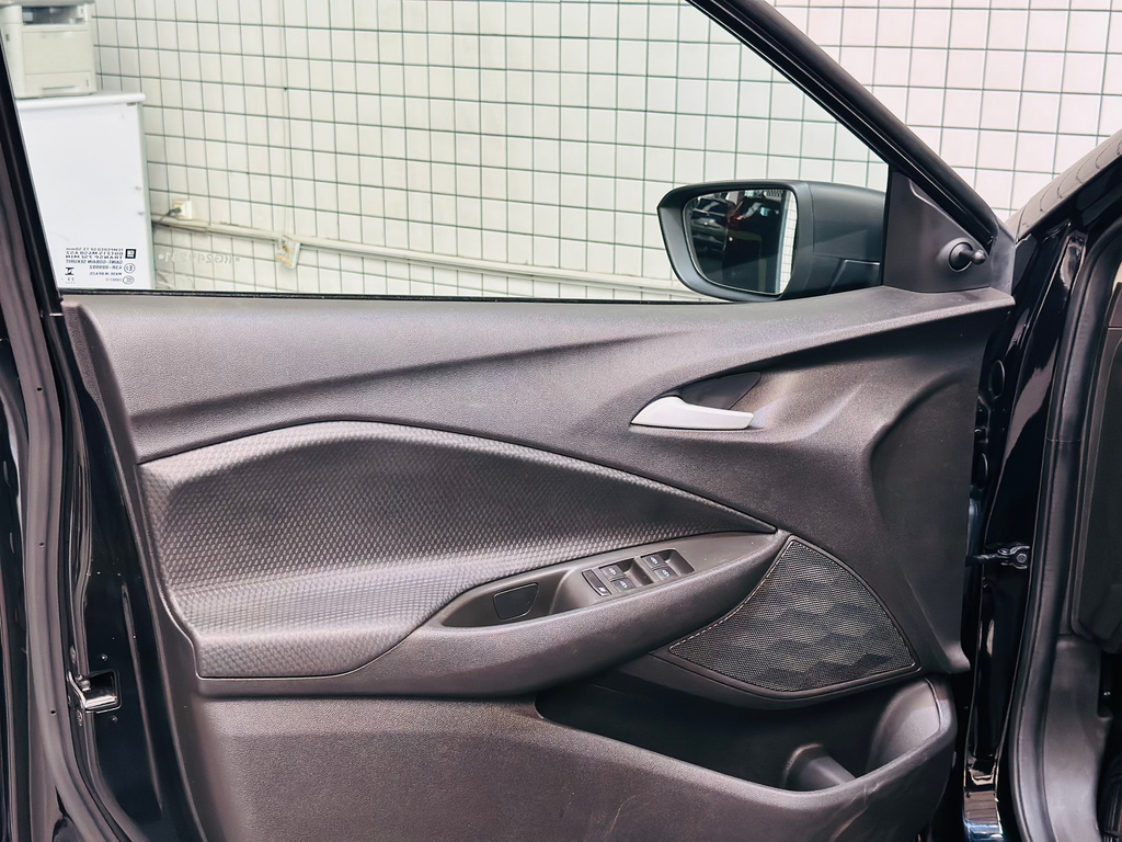 Chevrolet Onix Preto