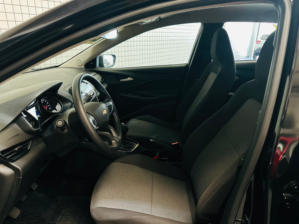 Chevrolet Onix Preto