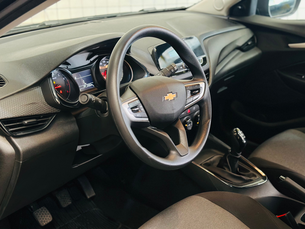 Chevrolet Onix Preto