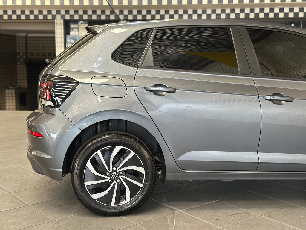 Volkswagen Polo Cinza