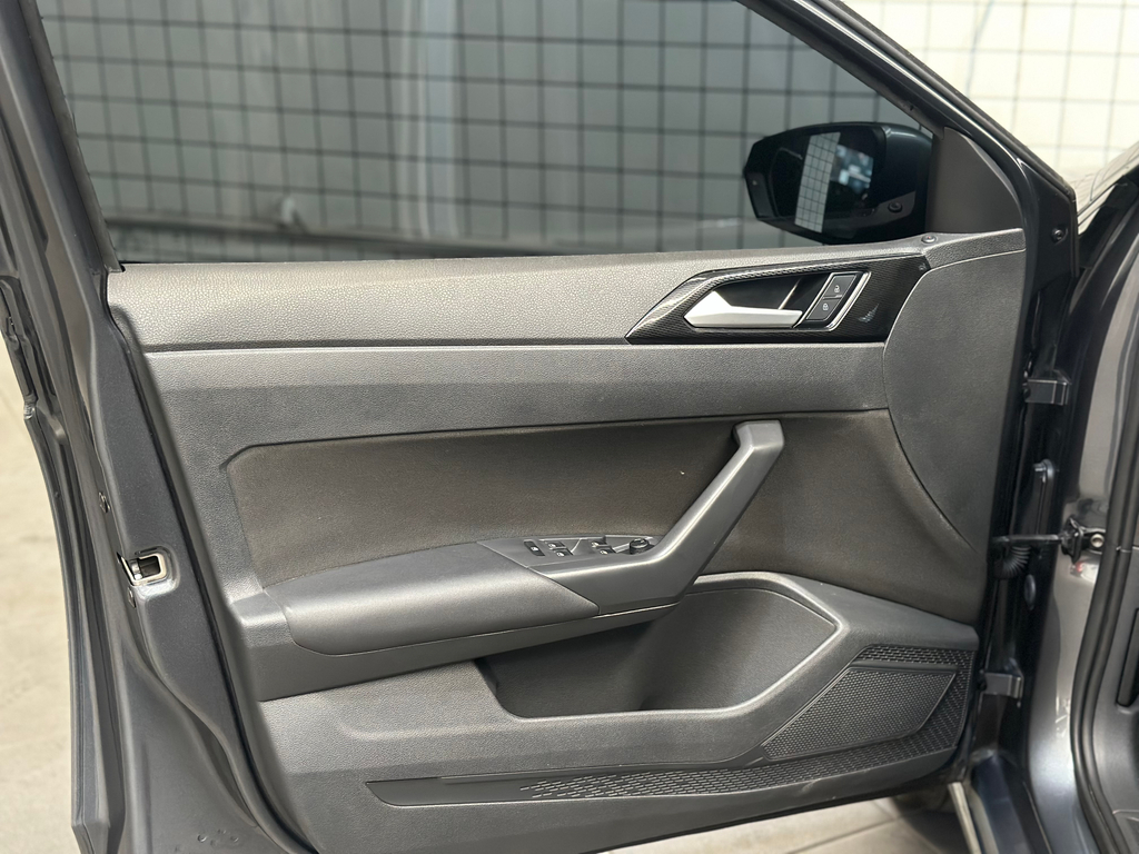 Volkswagen Polo Cinza