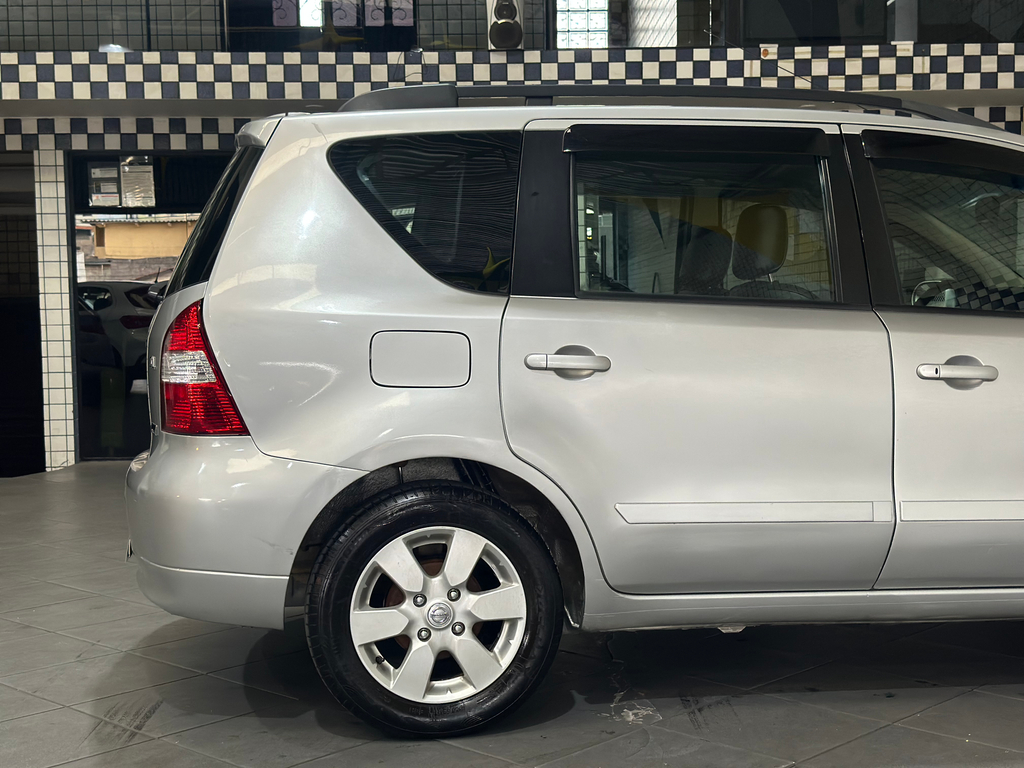 Nissan Livina Prata