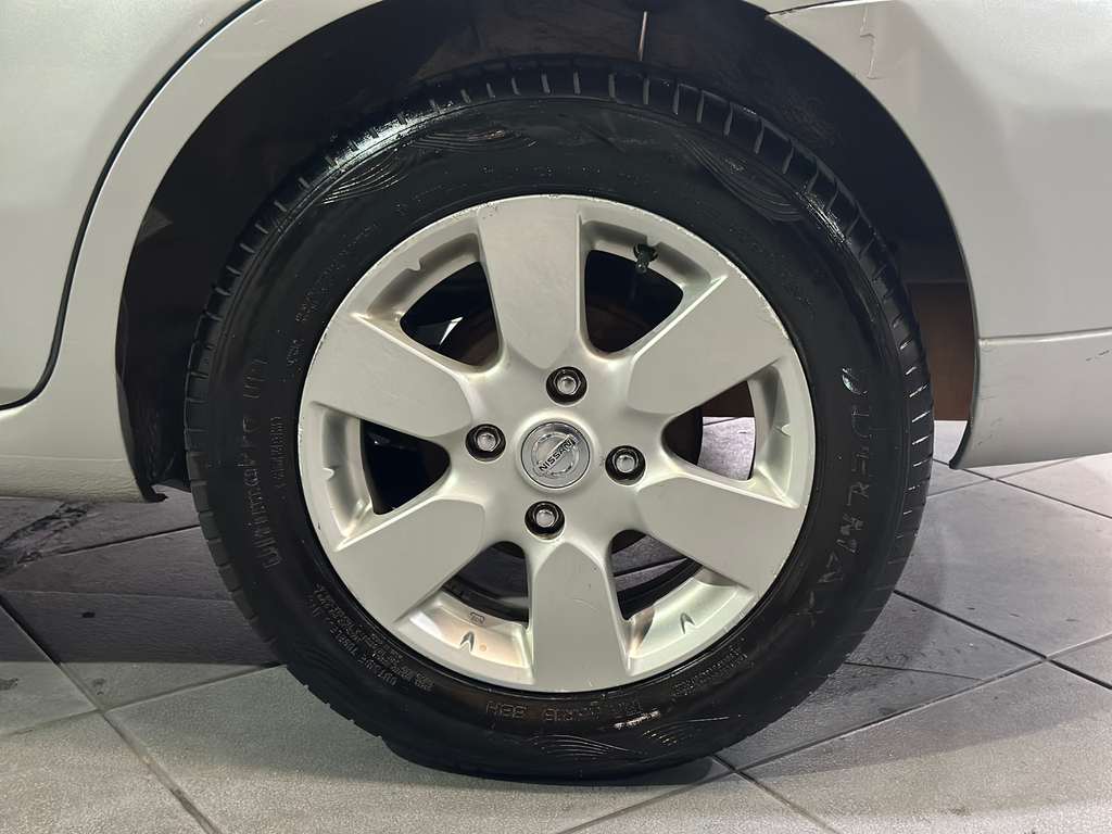Nissan Livina Prata