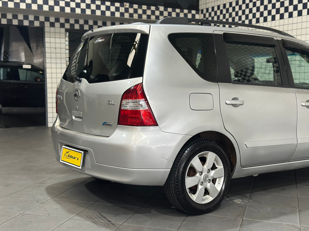 Nissan Livina Prata
